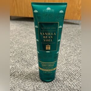 Bath & Body Works Vanilla Bean Noel Hydrating Body Cream
